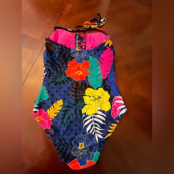 NWOT La Vie en Rose One Piece bathing suit Medium - Picture 6 of 7